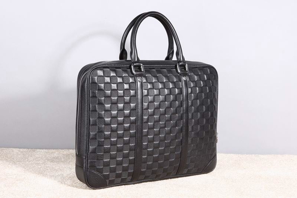 ルイヴィトンバッグ背面デザイン